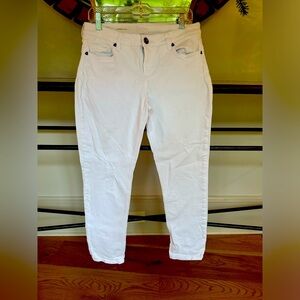Kut from the Kloth size 8 Catherine Boyfriend white jean